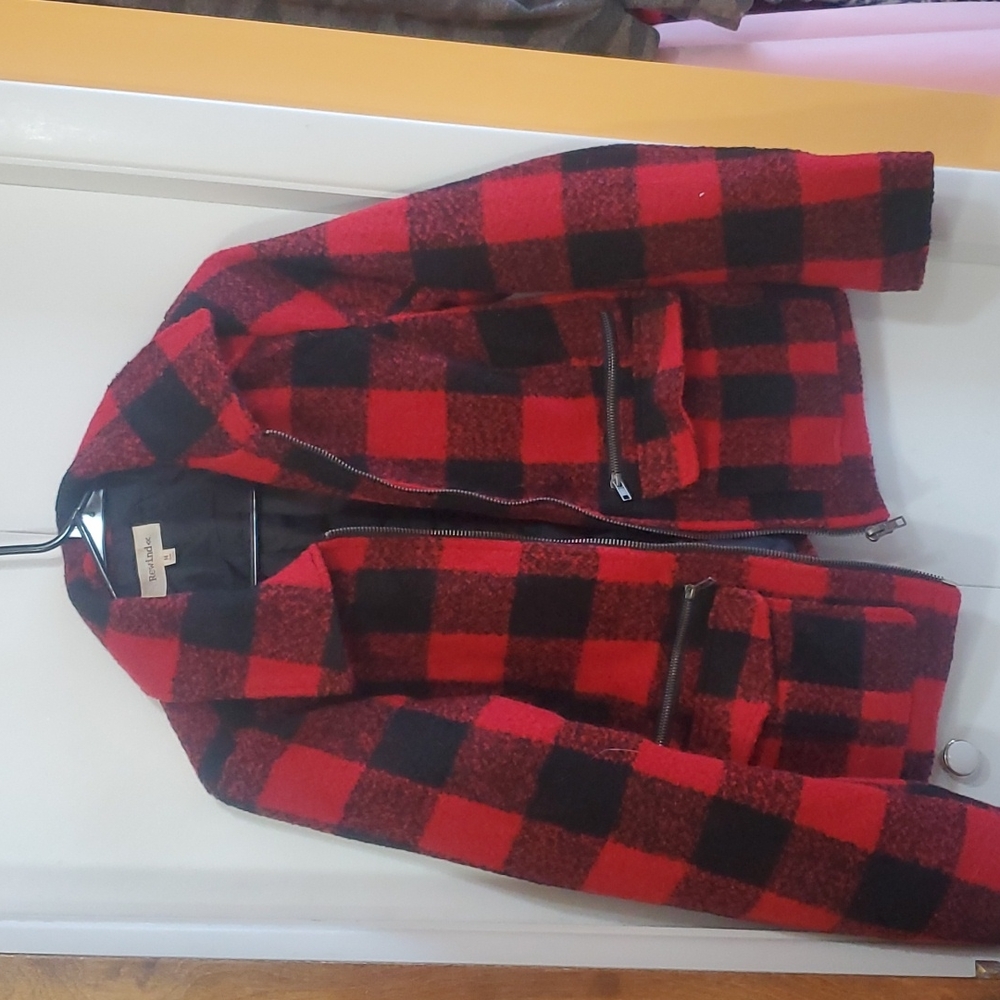 Woman's plaid zip up jacket. Short pea coat.
